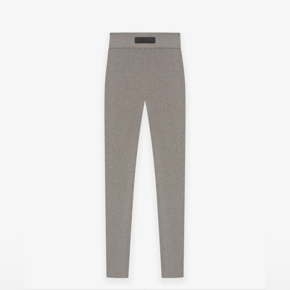 NWT-ESSENTIALS
WOMENS KNIT LEGGING 
Size Small